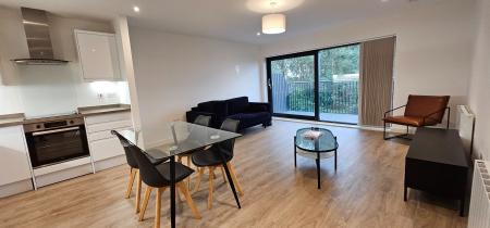 2 bedroom Flat to let in Cantia Place, Ashford, TN23