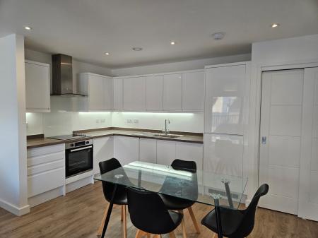 2 bedroom Flat to let in Cantia Place, Ashford, TN23