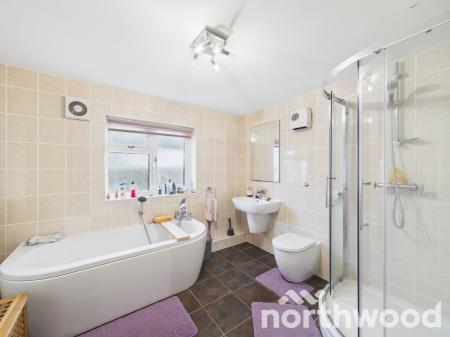 3 bedroom Bungalow for sale in Coast Drive, Romney Marsh, Lydd On Sea, TN29