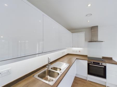 2 bedroom Flat to let in Cantia Place, Ashford, TN23