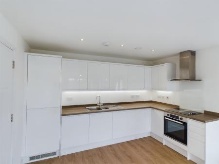 2 bedroom Flat to let in Cantia Place, Ashford, TN23