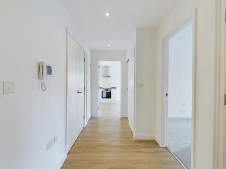 2 bedroom Flat to let in Cantia Place, Ashford, TN23