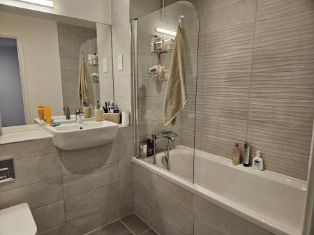 1 bedroom Flat to let in Cantia Place, Ashford, TN23