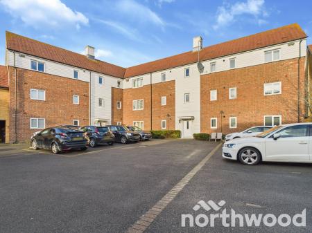 1 bedroom Flat for sale in Sir Henry Brackenbury Road, Repton Park, Ashford, TN23