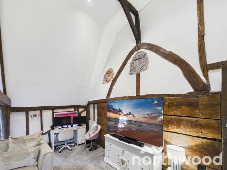 3 bedroom Character Property for sale in 1 Coronation Square, Romney Marsh, Lydd, TN29