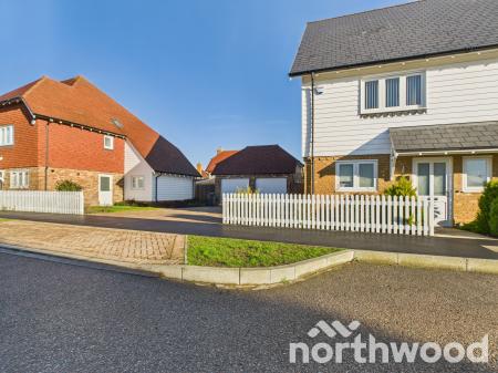 2 bedroom Semi-detached house to let in Lamb Lane, Chilmington Green, Ashford, TN23