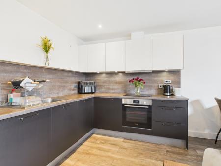 2 bedroom Flat for sale in George Street, Victoria Point, Ashford, TN23