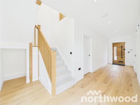 5 bedroom Detached house for sale in Meadow Farm, Great Chart, Ashford, TN23