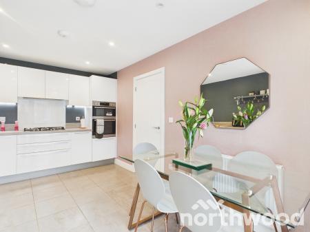 3 bedroom House for sale in Darter Row, Conningbrook Lakes, Ashford, TN24