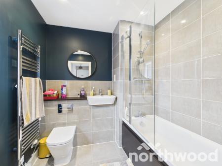 3 bedroom House for sale in Darter Row, Conningbrook Lakes, Ashford, TN24