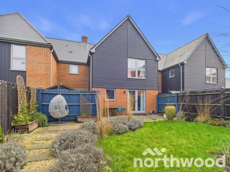 3 bedroom House for sale in Darter Row, Conningbrook Lakes, Ashford, TN24