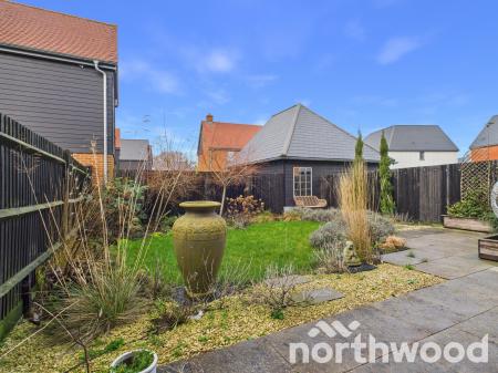 3 bedroom House for sale in Darter Row, Conningbrook Lakes, Ashford, TN24