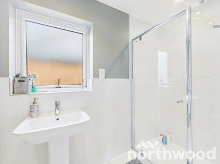 3 bedroom House for sale in Darter Row, Conningbrook Lakes, Ashford, TN24