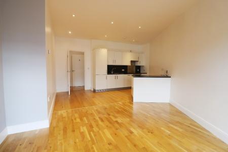 2 bedroom Flat to let in Park Street, Ashford, TN24