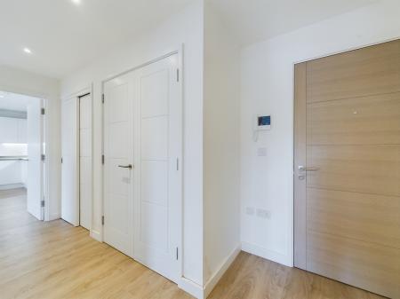 2 bedroom Flat to let in Hampton Place, Ashford, TN23