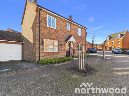 3 bedroom Detached house to let in Grenadier Way, Singleton, Ashford, TN23