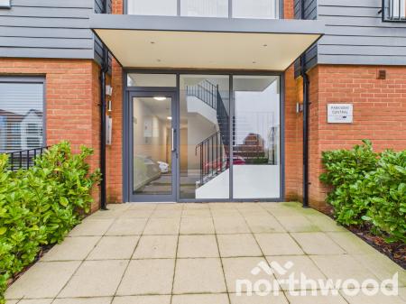2 bedroom Flat to let in Highwood Drive, Chilmington Lakes, Ashford, TN23