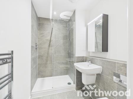 2 bedroom Flat to let in Highwood Drive, Chilmington Lakes, Ashford, TN23