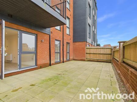 2 bedroom Flat to let in Highwood Drive, Chilmington Lakes, Ashford, TN23