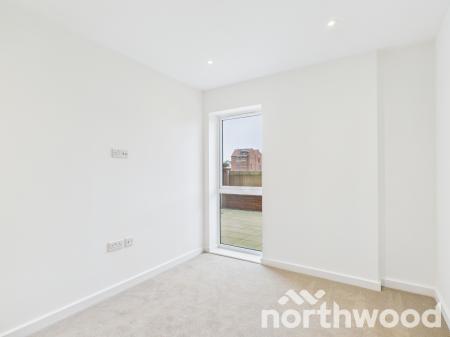 2 bedroom Flat to let in Highwood Drive, Chilmington Lakes, Ashford, TN23