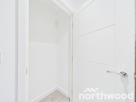 2 bedroom Flat to let in Highwood Drive, Chilmington Lakes, Ashford, TN23