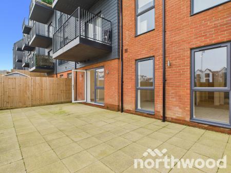 2 bedroom Flat to let in Highwood Drive, Chilmington Lakes, Ashford, TN23