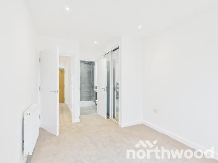 2 bedroom Flat to let in Highwood Drive, Chilmington Lakes, Ashford, TN23