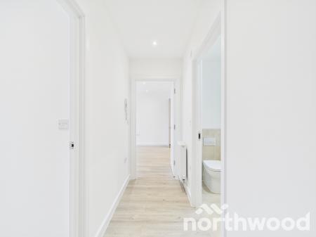 2 bedroom Flat to let in Highwood Drive, Chilmington Lakes, Ashford, TN23