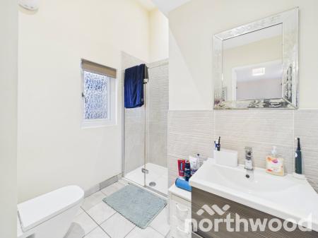 4 bedroom Town house for sale in Campion Close, Ashford, TN25