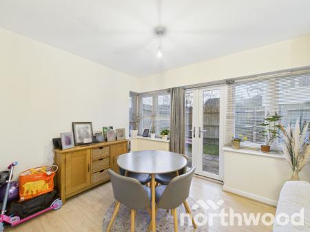 4 bedroom Town house for sale in Campion Close, Ashford, TN25