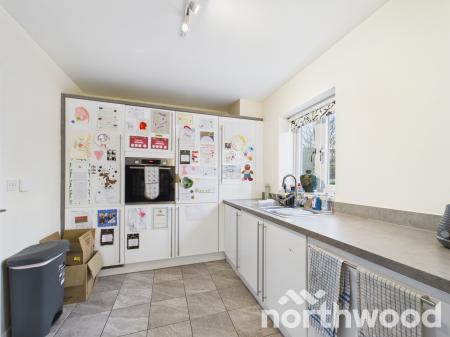 4 bedroom Town house for sale in Campion Close, Ashford, TN25