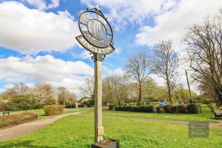 2 bedroom Terraced House for sale in Old Orchard, Ashford, Ashford, TN23
