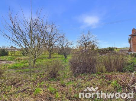 3 bedroom Flat to let in Canterbury Road, Boughton Aluph, TN25