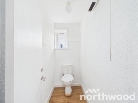 3 bedroom Flat to let in Canterbury Road, Boughton Aluph, TN25