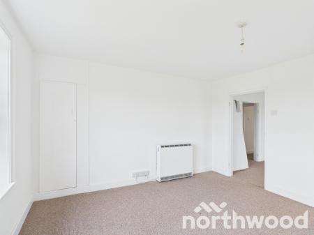 3 bedroom Flat to let in Canterbury Road, Boughton Aluph, TN25