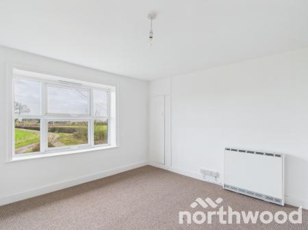 3 bedroom Flat to let in Canterbury Road, Boughton Aluph, TN25