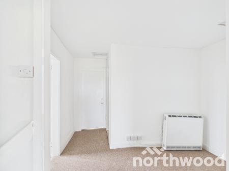 3 bedroom Flat to let in Canterbury Road, Boughton Aluph, TN25