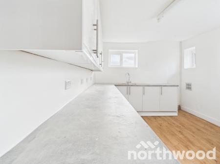 3 bedroom Flat to let in Canterbury Road, Boughton Aluph, TN25