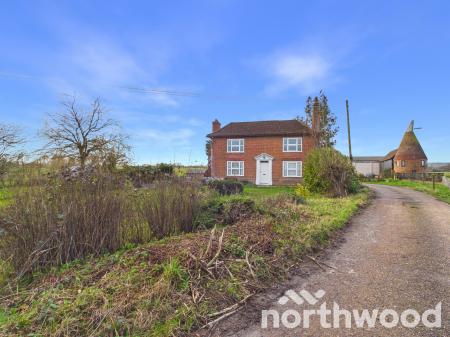 3 bedroom Flat to let in Canterbury Road, Boughton Aluph, TN25