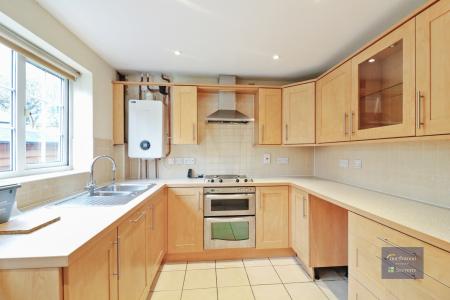 4 bedroom Detached house for sale in Sweetbay Crescent, Godington Park, Ashford, TN23