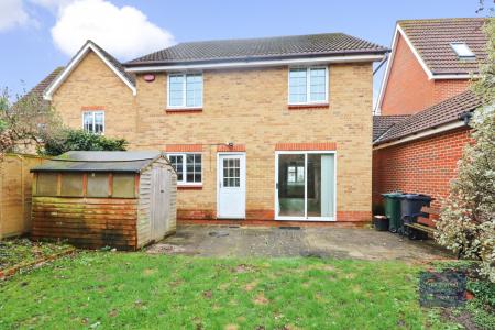 4 bedroom Detached house for sale in Sweetbay Crescent, Godington Park, Ashford, TN23