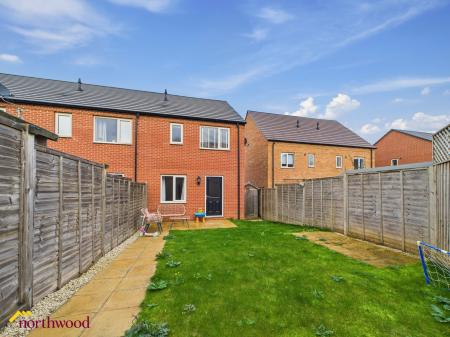 2 bedroom End of terrace house for sale in Bailey Road, Banbury, OX16