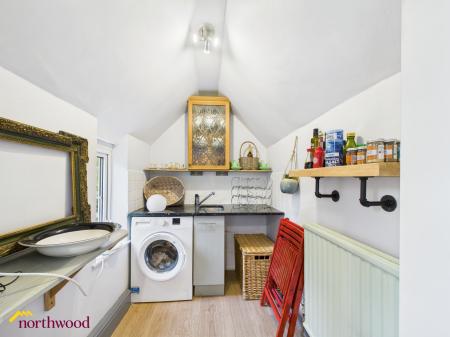 5 bedroom Detached house for sale in Barford Road, Bloxham, OX15