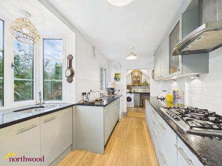 5 bedroom Detached house for sale in Barford Road, Bloxham, OX15