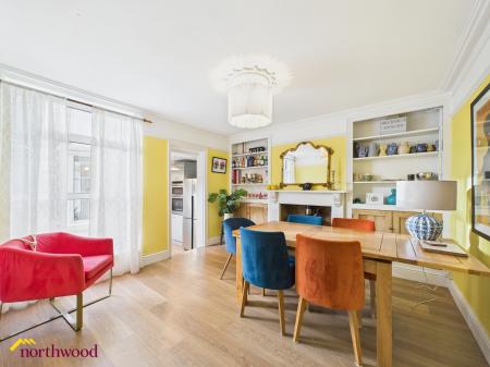 5 bedroom Detached house for sale in Barford Road, Bloxham, OX15