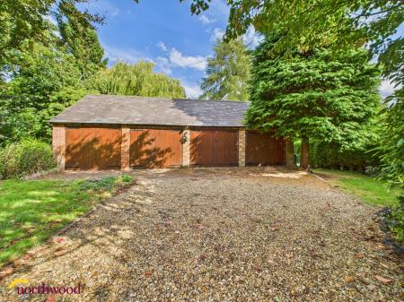 4 bedroom Detached house for sale in Boddington Road, Byfield, NN11