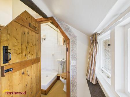 4 bedroom Detached house for sale in Boddington Road, Byfield, NN11