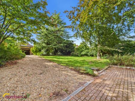 4 bedroom Detached house for sale in Boddington Road, Byfield, NN11