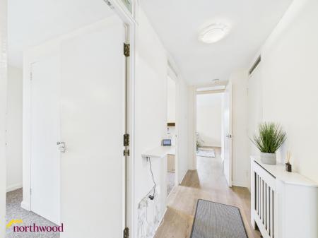 2 bedroom Flat for sale in Broome Way, Banbury, OX16