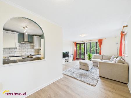 2 bedroom Flat for sale in Broome Way, Banbury, OX16